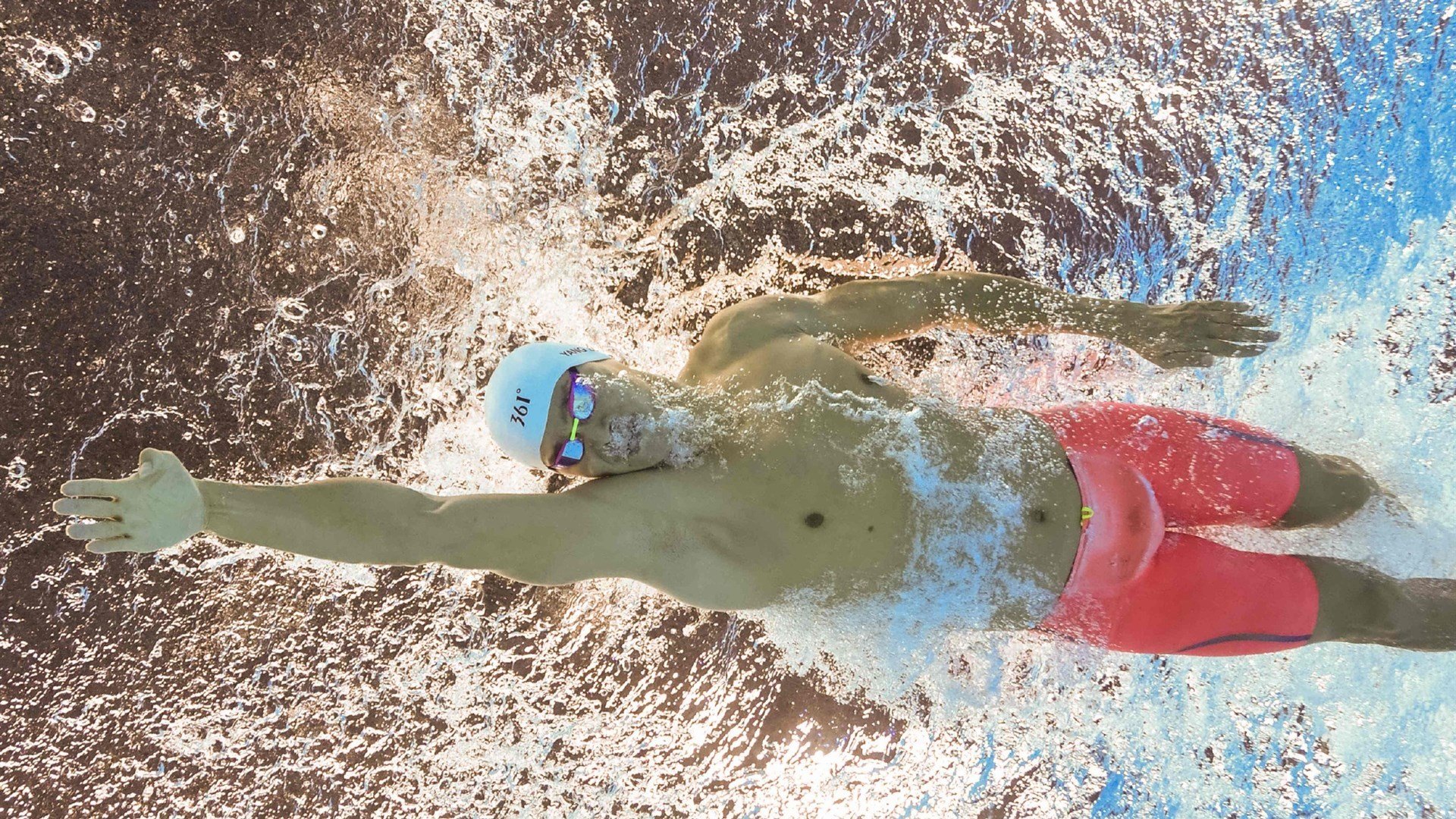 “2025世界游泳锦标赛：泳池上的速度大战与优雅演绎”